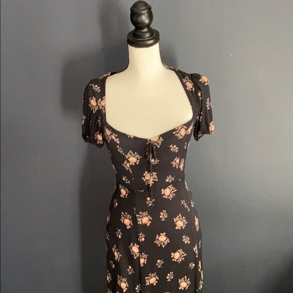 Reformation Rosetti Dress. 🌹 - Picture 8 of 14